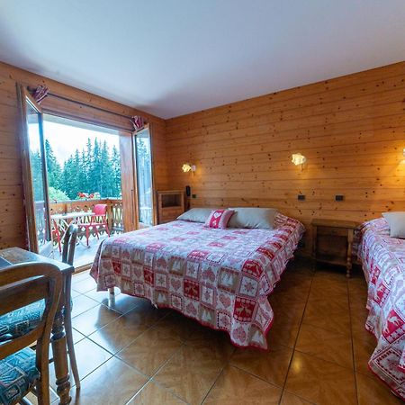 La Vieille Ferme Hotel Manigod Exterior photo