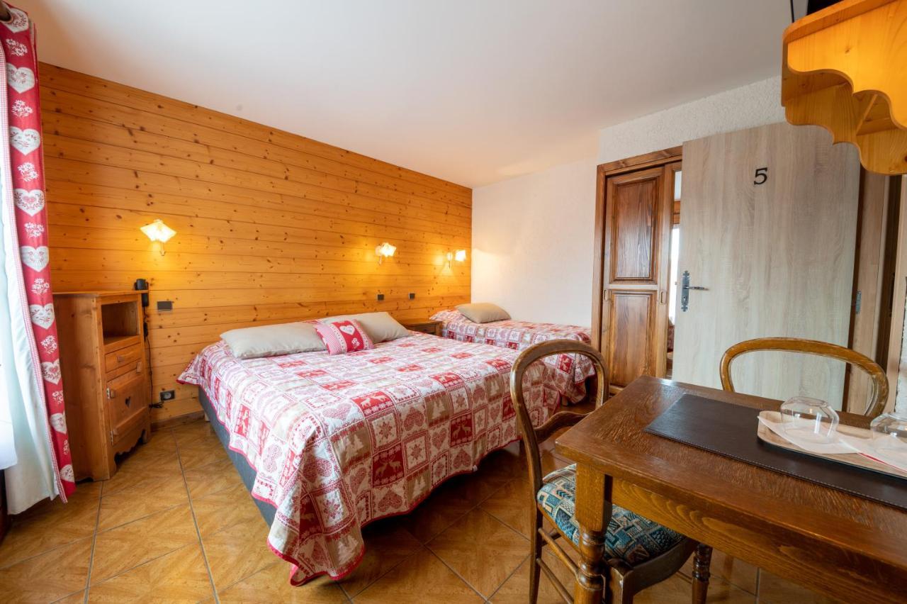 La Vieille Ferme Hotel Manigod Exterior photo