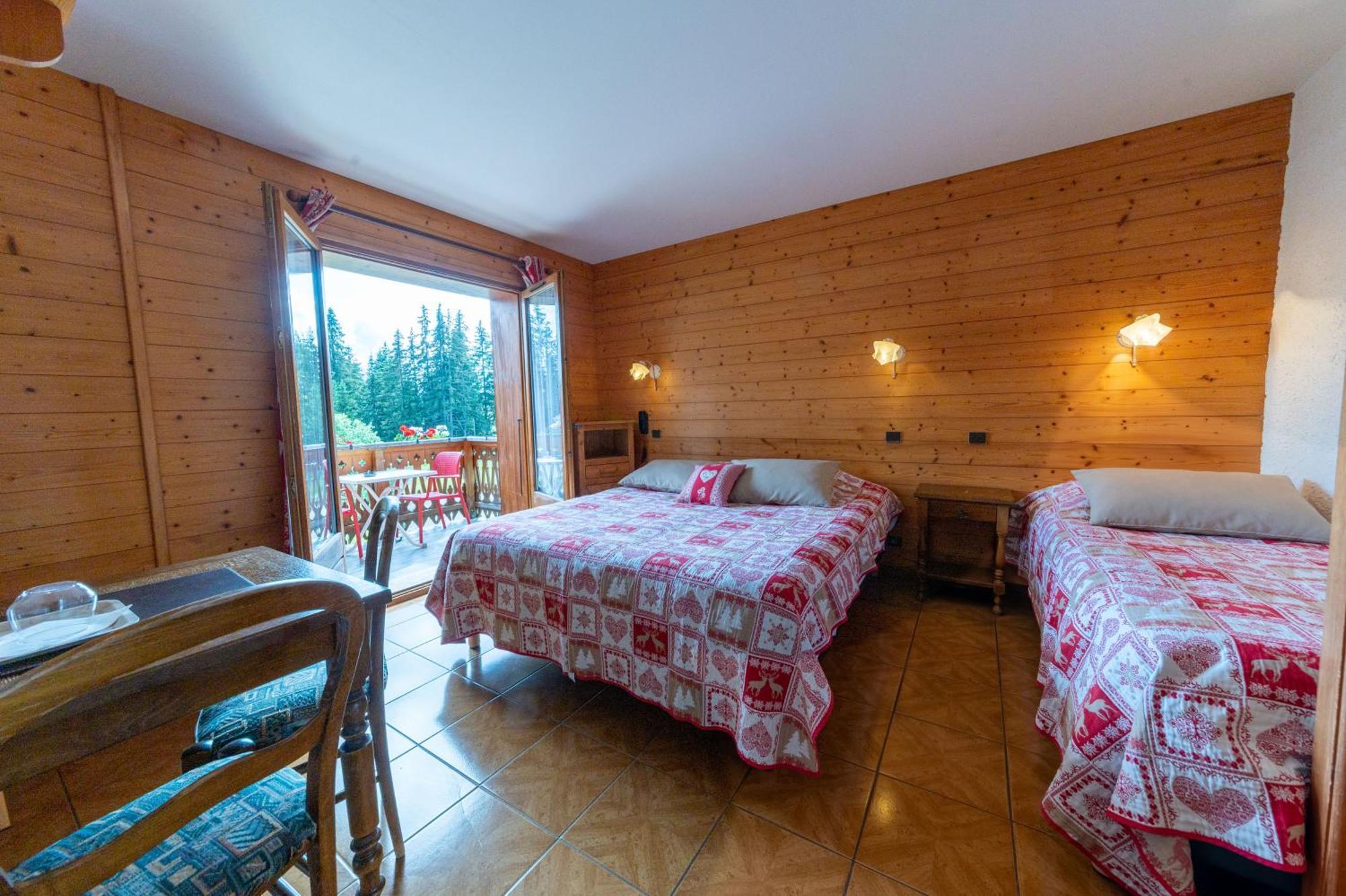 La Vieille Ferme Hotel Manigod Exterior photo