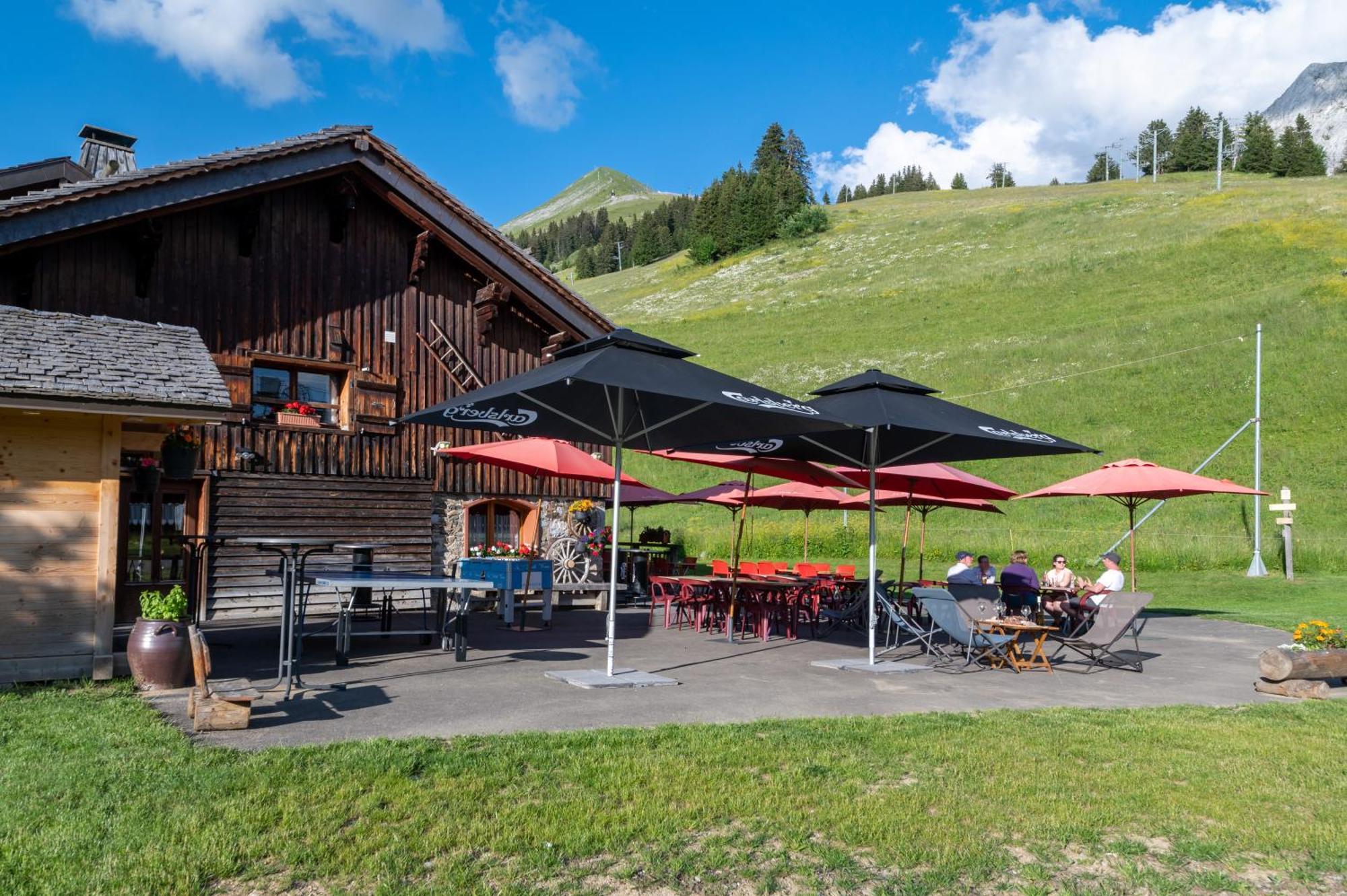 La Vieille Ferme Hotel Manigod Exterior photo